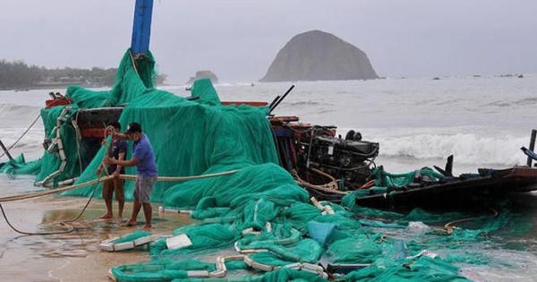 Mưa giông dị thường ở miền Trung, nhiều nơi thiệt hại nặng nề