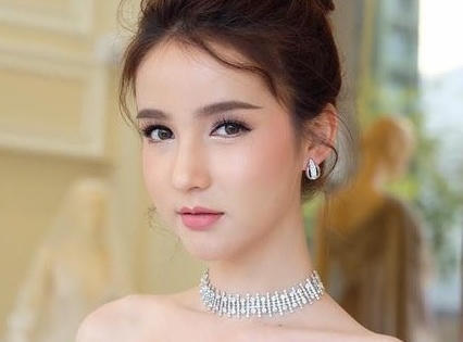 Cận cảnh nhan sắc "thiên thần" chuyển giới của Thái Cận cảnh nhan sắc "thiên thần" chuyển giới của Thái