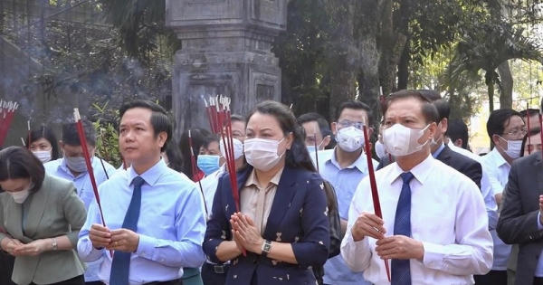 Lễ dâng hương tại Lễ hội Hoa Lư 2022