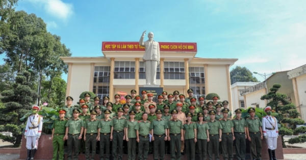Khai giảng lớp đào tạo trình độ cao cấp lý luận chính trị tại Đại học An ninh nhân dân Khai giảng lớp đào tạo trình độ cao cấp lý luận chính trị tại Đại học An ninh nhân dân