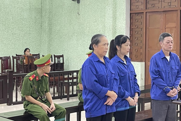 Cao Bằng: Tham ô tài sản của doanh nghiệp xăng dầu, 3 bị cáo lĩnh án 40 năm tù