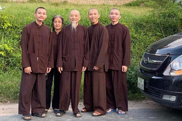 Bị cáo Lê Tùng Vân nhận 3 năm tù về tội loạn luân Bị cáo Lê Tùng Vân nhận 3 năm tù về tội loạn luân