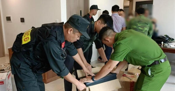 Bắc Giang: Bắt nhóm đối tượng giả danh nhân viên ngân hàng, chiếm đoạt hơn 30 tỷ đồng Bắc Giang: Bắt nhóm đối tượng giả danh nhân viên ngân hàng, chiếm đoạt hơn 30 tỷ đồng