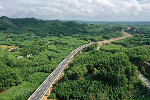 Nghiên cứu đầu tư mở rộng các đoạn tuyến cao tốc Bắc - Nam phía Đông