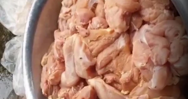 Cty An Việt nghi bán gà ôi thiu, 200 trường ở Hà Nội là khách hàng