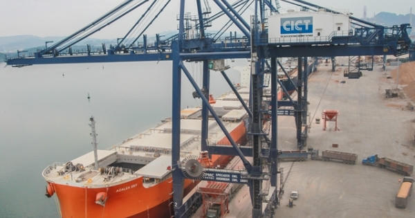 Giữa đại dịch Covid 19, T&T Group của “bầu” Hiển thực hiện thương vụ hàng nông sản 115 triệu USD với đối tác Mỹ Giữa đại dịch Covid 19, T&T Group của “bầu” Hiển thực hiện thương vụ hàng nông sản 115 triệu USD với đối tác Mỹ