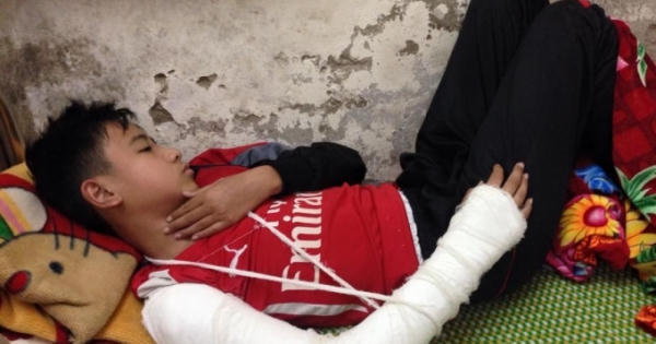 Thầy giáo đánh học sinh nhập viện: Bệnh viện tỉnh kết luận không tổn thương Thầy giáo đánh học sinh nhập viện: Bệnh viện tỉnh kết luận không tổn thương