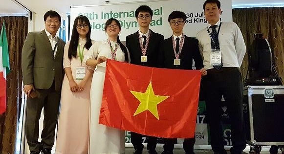 Đón chủ nhân giành tấm huy chương vàng Olympic sinh học quốc tế 2017