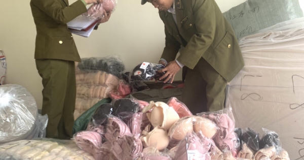 Sơn La: Thu giữ gần 2.700 sản phẩm không nhãn phụ và nguồn gốc xuất xứ Sơn La: Thu giữ gần 2.700 sản phẩm không nhãn phụ và nguồn gốc xuất xứ