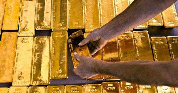 Giá vàng hôm nay 8/10: Đồng USD phục hồi gây áp lực giảm giá với vàng