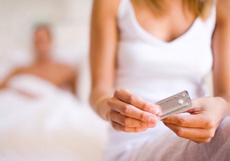 Dùng thuốc tránh thai khẩn cấp đúng cách và an toàn