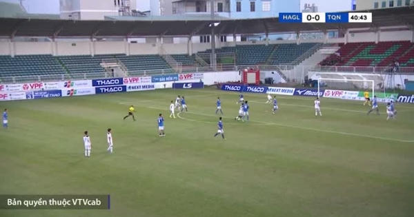 Người hâm mộ phát cuồng với những pha bứt tốc kinh hoàng của Văn Toàn ở vòng 1 V-League 2020