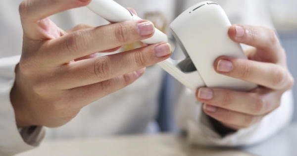 Thuốc lá thế hệ mới: Giảm thiểu tác hại chứ không phải để cai thuốc lá