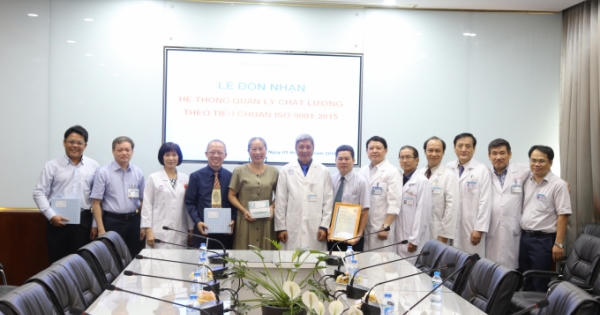 TP HCM: Trao chứng nhận ISO 9001:2015 cho 9 khoa, phòng của Bệnh viện Chợ Rẫy