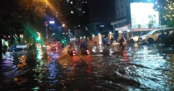 Cần báo cáo phản ánh cụ thể thiệt hại nghiêm trọng do mưa lớn tại Hà Nội Cần báo cáo phản ánh cụ thể thiệt hại nghiêm trọng do mưa lớn tại Hà Nội