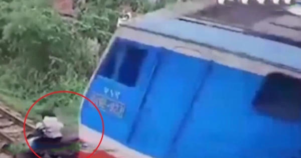 Vội vàng vượt đường sắt sang đường, một phụ nữ thiệt mạng