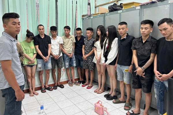 23 người dương tính với ma túy trong quán bar ở Bình Dương 23 người dương tính với ma túy trong quán bar ở Bình Dương