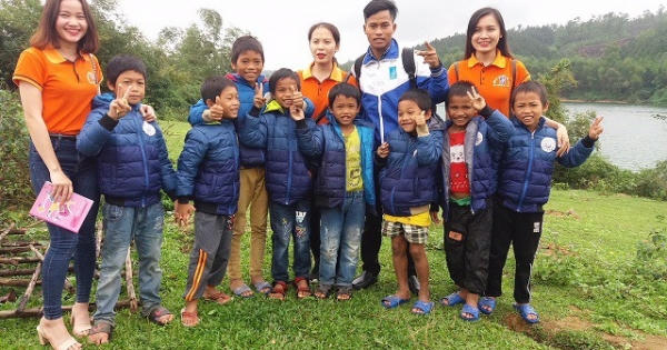 Quảng Bình: Gặp thầy giáo tương lai từng suýt bị chôn sống theo mẹ bởi hủ tục Quảng Bình: Gặp thầy giáo tương lai từng suýt bị chôn sống theo mẹ bởi hủ tục
