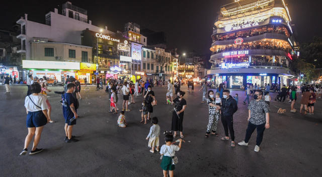 Hà Nội triển khai thêm một số tuyến phố đi bộ dịp cuối năm