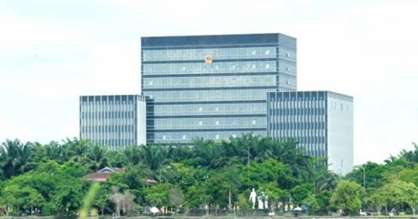 Nghệ An "than" khó xử lý cán bộ trong vụ ban hành văn bản trái luật Nghệ An "than" khó xử lý cán bộ trong vụ ban hành văn bản trái luật