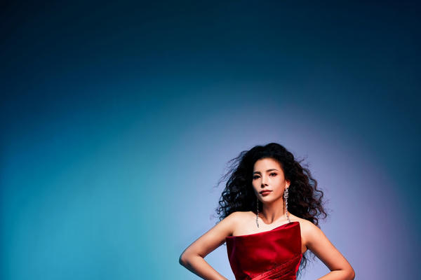 Ca sĩ Phương Nhung trở lại với đêm nhạc kỷ niệm 20 năm - “Mắt Nhung” không chỉ là tên gọi