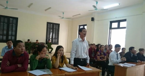 Vụ bà cụ 84 tuổi bị "ra đường" ở Phú Thọ: Vì sao Kiểm sát viên bất ngờ “xin rút” một phần kháng nghị? Vụ bà cụ 84 tuổi bị "ra đường" ở Phú Thọ: Vì sao Kiểm sát viên bất ngờ “xin rút” một phần kháng nghị?