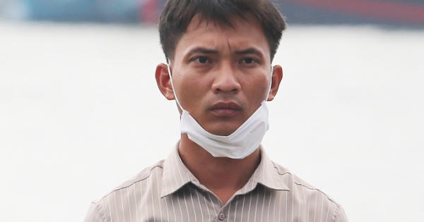 Khởi tố người chồng giận vợ ném con gái xuống sông