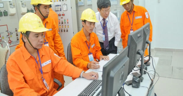 Tiêu thụ điện miền Bắc, miền Trung và toàn quốc lại lập đỉnh mới Tiêu thụ điện miền Bắc, miền Trung và toàn quốc lại lập đỉnh mới