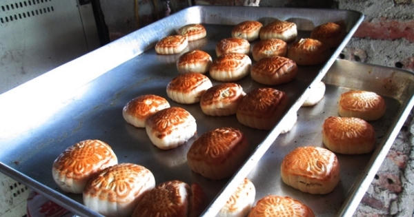 Đột nhập quy trình làm bánh nướng “siêu hot” 4.000 đồng/chiếc