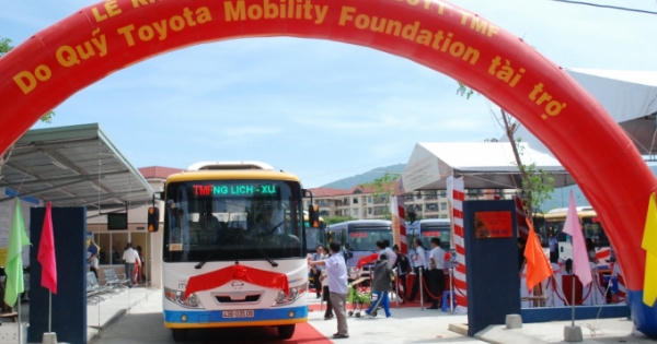Đà Nẵng kêu gọi cán bộ, công chức đi làm bằng xe bus Đà Nẵng kêu gọi cán bộ, công chức đi làm bằng xe bus