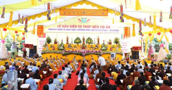 Lễ cầu siêu tri ân các Anh hùng liệt sỹ tại đền thờ Hoa Lư - Ninh Bình