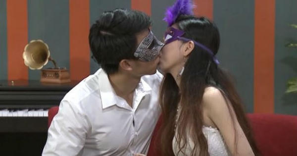 'Câu khách' bằng chuyện riêng tư, thiếu văn hóa hay mờ mắt vì lợi nhuận?