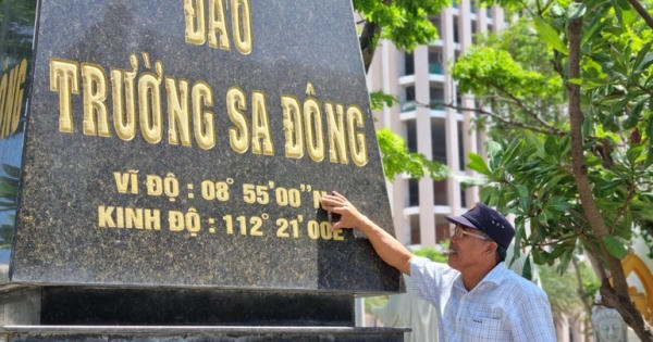 Người lính già xây cột mốc Trường Sa giữa lòng thành phố biển