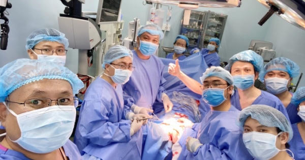 Tạo hình dương vật cho người bệnh bằng da cơ cẳng tay