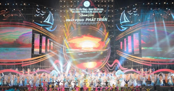 Khai mạc Festival Biển Nha Trang - Khánh Hòa lần thứ X: Rực rỡ sắc màu của lễ hội