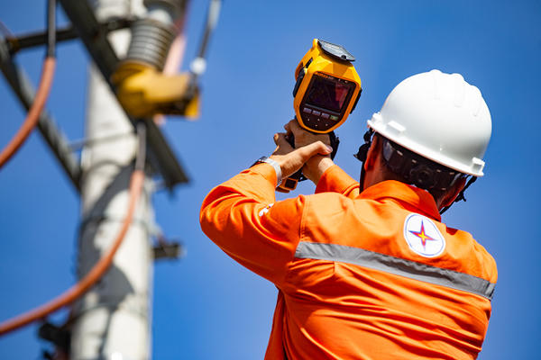 EVN: Chưa có chủ đầu tư nào gửi hồ sơ đàm phán hợp đồng mua bán điện và giá điện EVN: Chưa có chủ đầu tư nào gửi hồ sơ đàm phán hợp đồng mua bán điện và giá điện