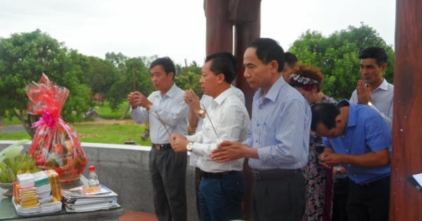 Báo Pháp luật Việt Nam: "Hành trình tháng 7 tri ân"