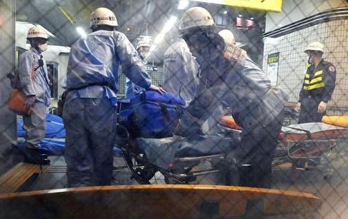 Điều tra vụ tấn công bằng dao trên tàu hoả