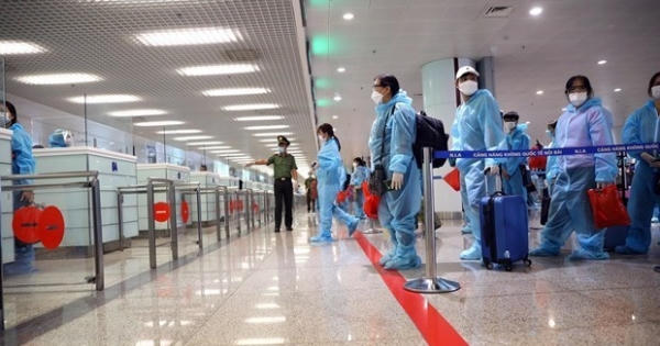Kiến nghị bỏ test nhanh khách nhập cảnh, chỉ cần kết quả âm tính PCR