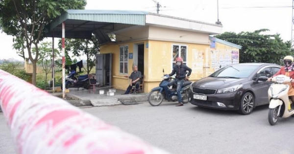 Ông lão khuyết tật tình nguyện làm 'barie sống' tại ngã tư 'tử thần' ở Hải Phòng