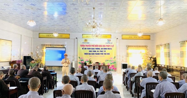 Tuyên truyền phổ biến an toàn giao thông tới tăng ni, phật tử tại TP Thủ Đức