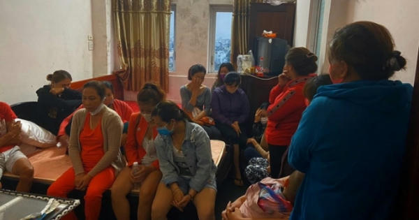 Lâm Đồng: Bắt quả tang hàng chục con bạc đang sát phạt nhau trong khách sạn