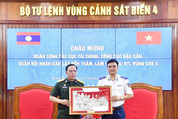 BTL Vùng Cảnh sát biển 4 đón và làm việc với Đoàn công tác Cục Tài chính, Tổng cục Hậu Cần, Bộ Quốc phòng Lào
