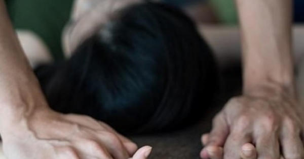Chở bạn gái ra đồng vắng để hiếp dâm, nam thanh niên bị đánh "te tua"