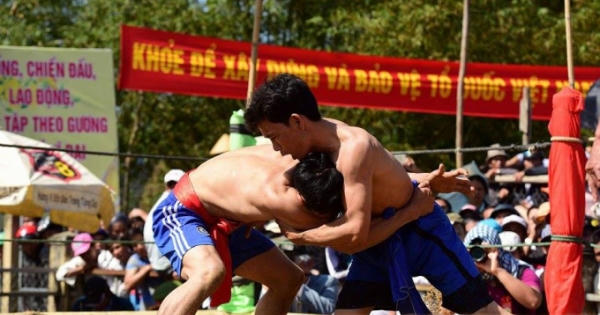 Thừa Thiên - Huế: Về hội vật làng Sình xem tinh thần thượng võ đất cố đô Thừa Thiên - Huế: Về hội vật làng Sình xem tinh thần thượng võ đất cố đô