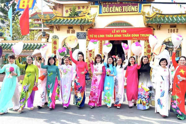 Lễ hội Sen Đồng Tháp lần 2 thu hút hơn 200.000 lượt khách