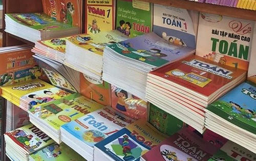 Không được ép học sinh mua tài liệu tham khảo ngoài SGK