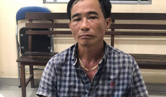 Vào chùa lễ phật rồi tiện tay cuỗm luôn túi tiền và điện thoại Vertu