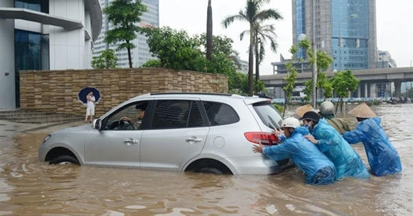 Làm gì khi ô tô chết máy do bị ngập nước