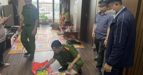 Hai vợ chồng buôn bán, sản xuất mì chính và hạt nêm giả